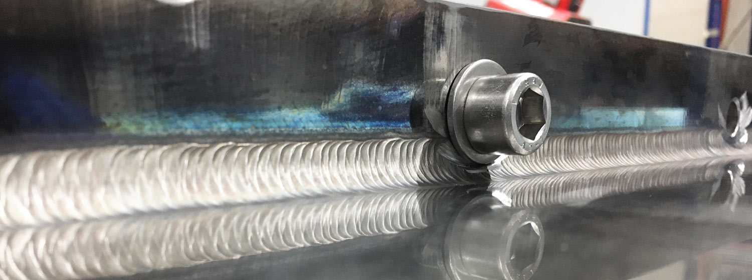 Perfekte Schweißnaht zwischen zwei Metallteilen