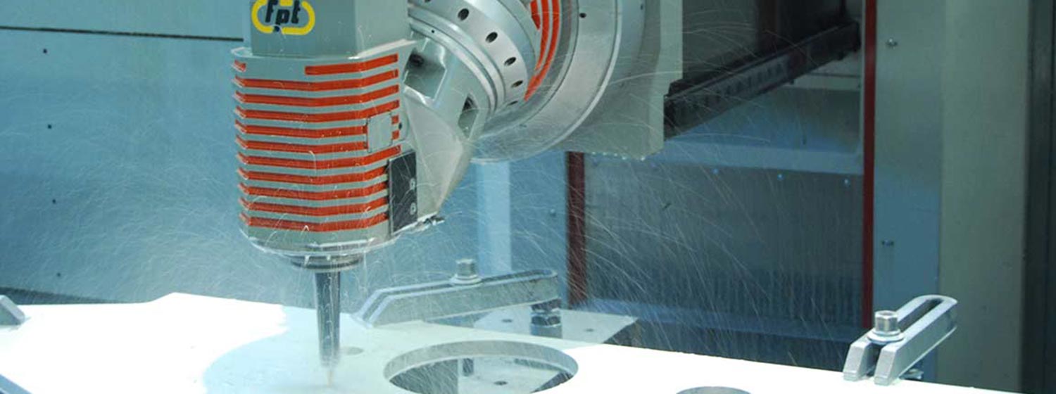 Zerspanen in einer CNC Maschine