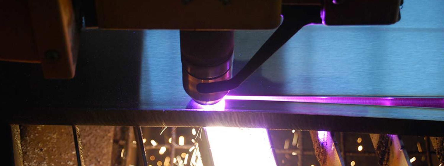 Plasmaschneideanlage in Betrieb