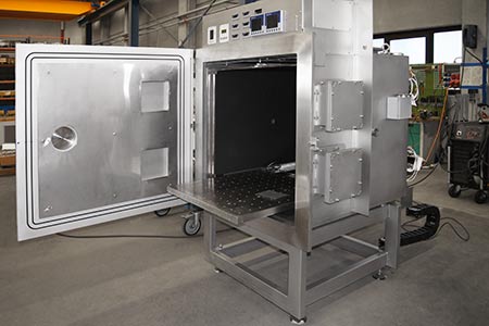 thermal-Vakuumkammer-vor der Abnahme